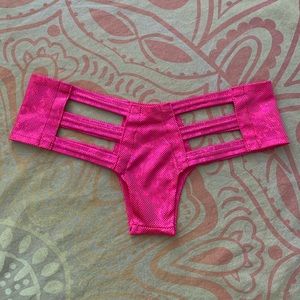 Pink holographic bottom